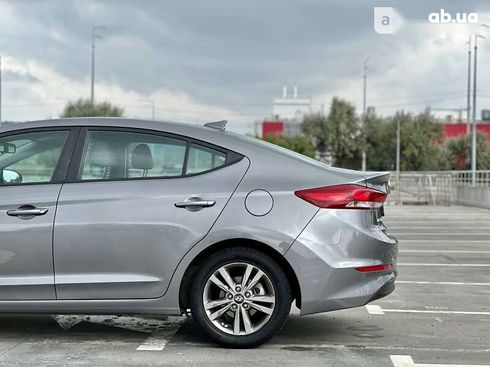Hyundai Elantra 2018 - фото 12