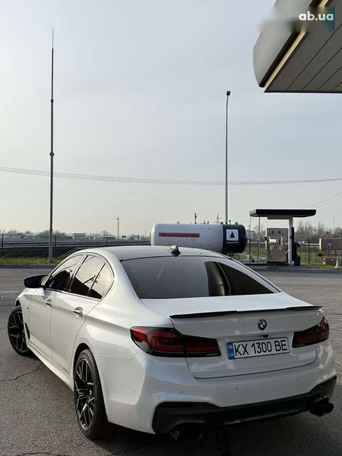 BMW 5 серия 2017 - фото 7