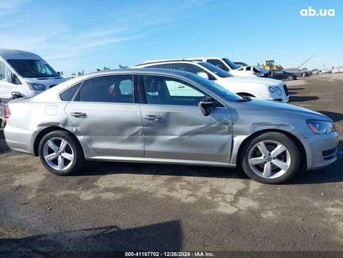 Volkswagen Passat 2013 серебристый - фото 4