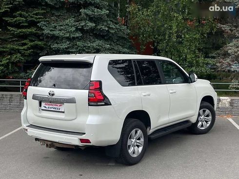 Toyota Land Cruiser Prado 2019 - фото 7