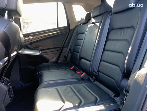 Volkswagen Tiguan 2018 серый - фото 23