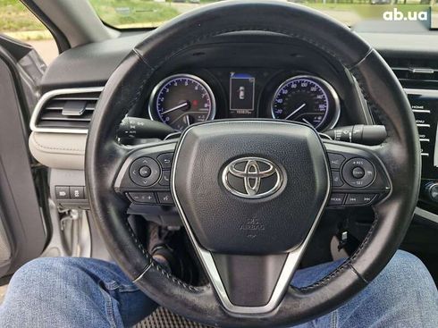 Toyota Camry 2018 - фото 17