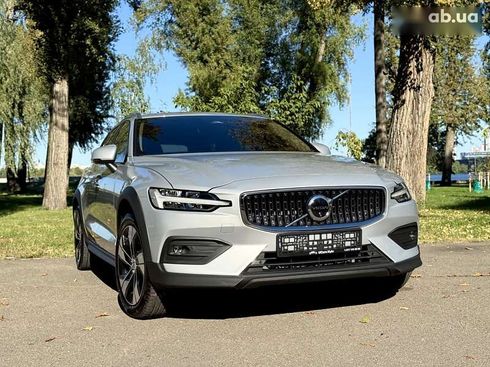 Volvo V60 Cross Country 2024 - фото 30