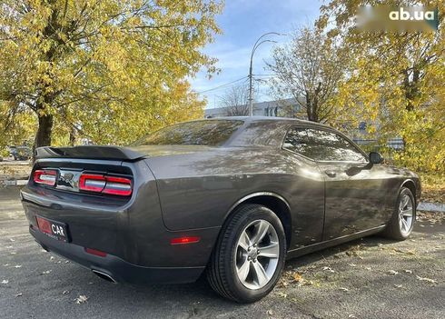 Dodge Challenger 2020 - фото 6