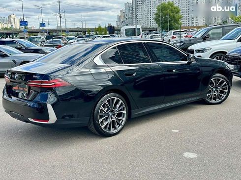 BMW 5 серия 2023 - фото 2