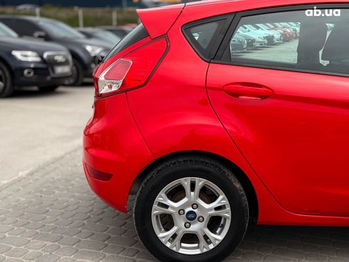 Ford Fiesta 2016 красный - фото 10