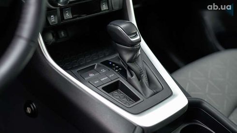 Toyota RAV4 2020 - фото 26