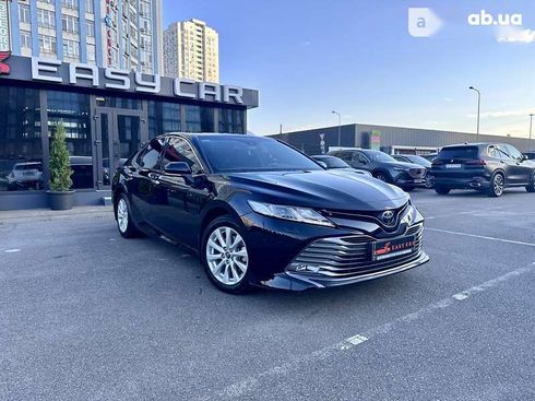 Toyota Camry 2019 - фото 18