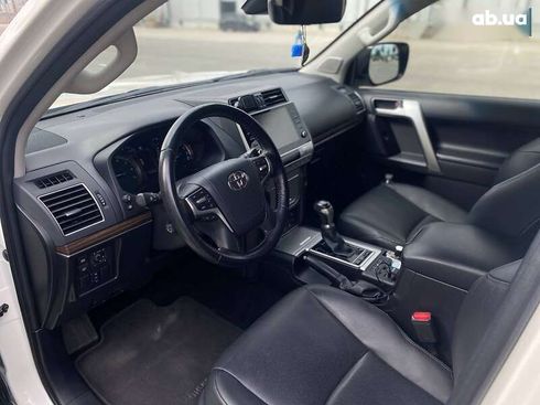 Toyota Land Cruiser Prado 2020 - фото 16