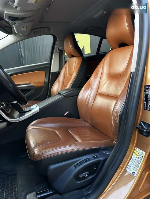 Volvo S60 2013 - фото 9