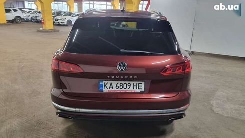 Volkswagen Touareg 2022 - фото 18