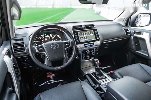 Toyota Land Cruiser Prado 2022 - фото 26