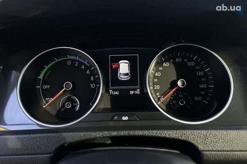 Volkswagen e-Golf 2020 - фото 24