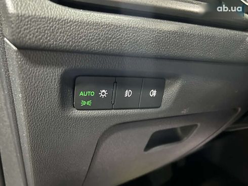 Skoda Octavia 2021 - фото 19