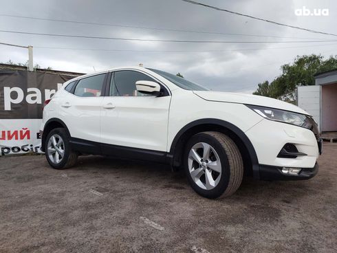 Nissan Qashqai 2018 белый - фото 9