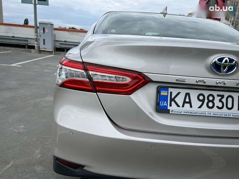 Toyota Camry 2019 - фото 12