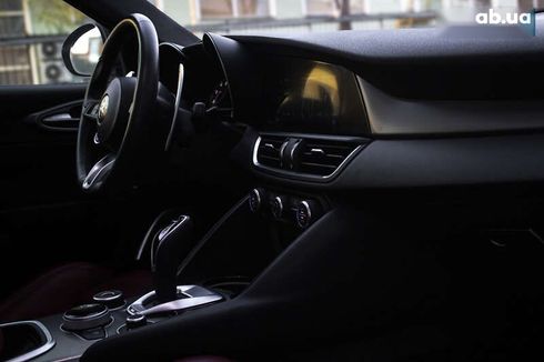 Alfa Romeo Giulia 2022 - фото 24