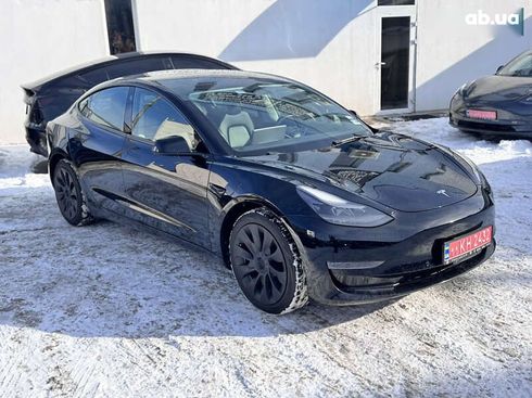 Tesla Model 3 2022 - фото 4