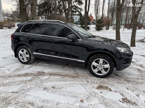 Volkswagen Touareg 2013 черный - фото 4