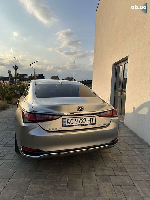 Lexus ES 2021 - фото 13