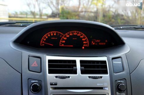 Toyota Yaris 2010 - фото 19