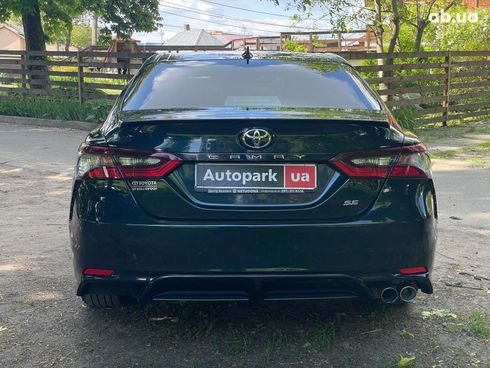 Toyota Camry 2021 синий - фото 8