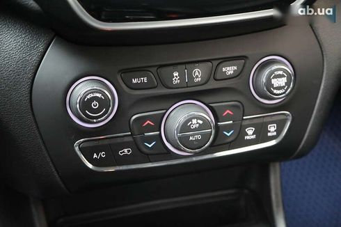 Jeep Cherokee 2019 - фото 19