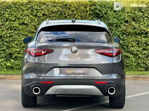 Alfa Romeo Stelvio 2017 - фото 10