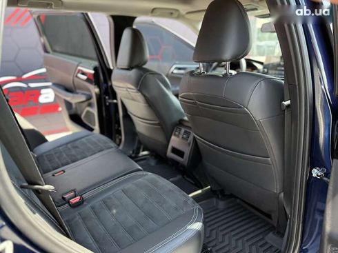 Mitsubishi Outlander 2021 - фото 28