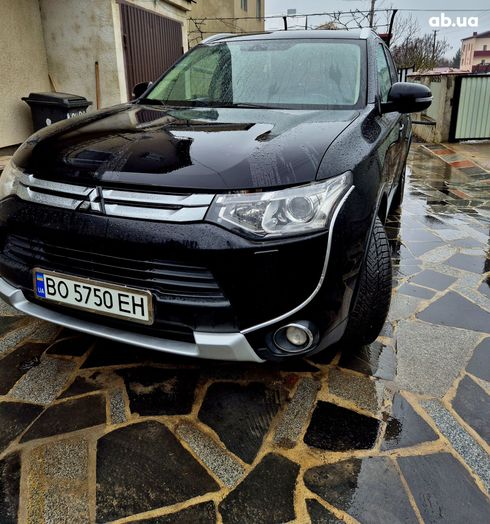 Mitsubishi Outlander 2014 черный - фото 15