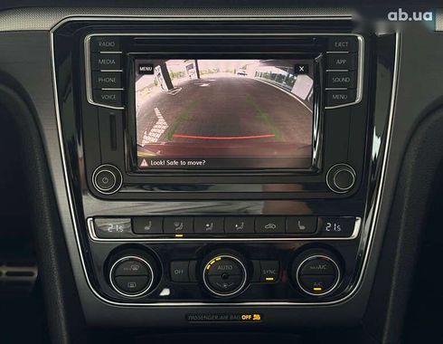 Volkswagen Passat 2017 - фото 26