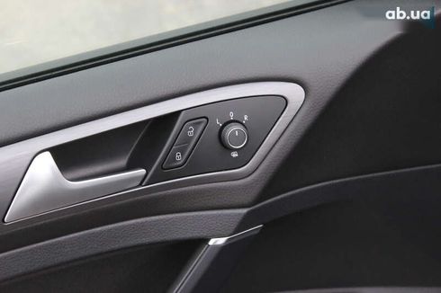 Volkswagen e-Golf 2020 - фото 19