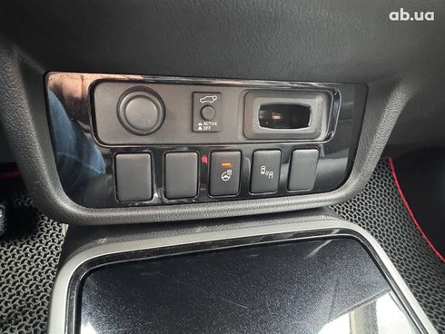 Mitsubishi Outlander 2018 красный - фото 19