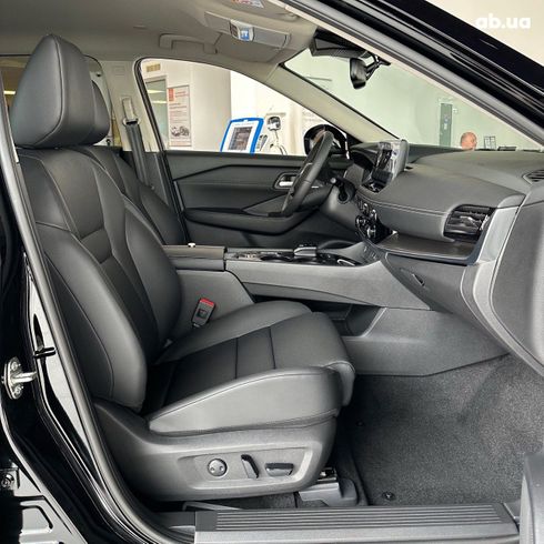 Nissan X-Trail 2024 черный - фото 8