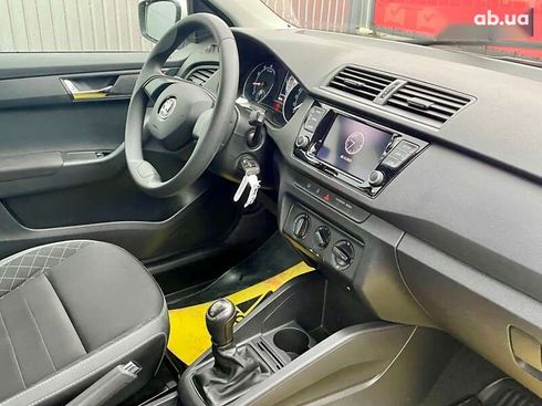 Skoda Fabia 2021 - фото 26