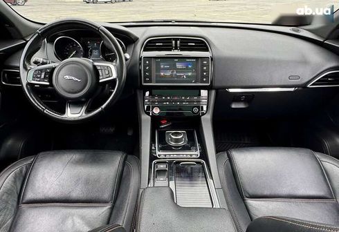 Jaguar F-Pace 2017 - фото 30
