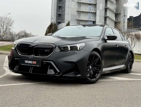 BMW M5 2024 - фото 29