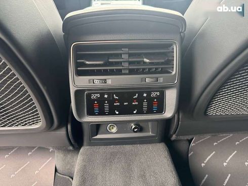 Audi RS Q8 2020 - фото 26