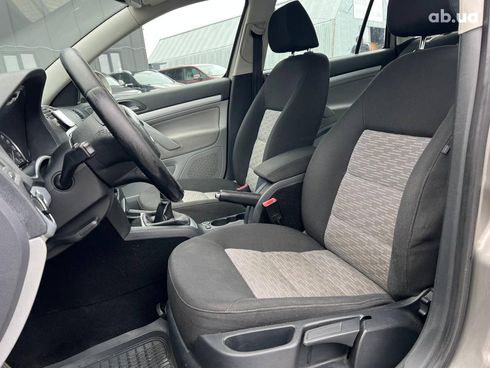 Skoda Octavia 2010 серый - фото 18