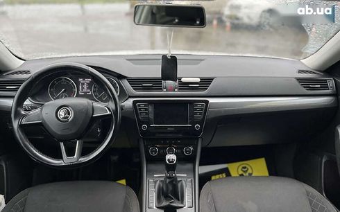 Skoda Superb 2018 - фото 10