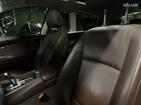 BMW 5 серия 2015 - фото 30