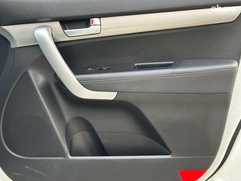 Kia Sorento 2011 белый - фото 71