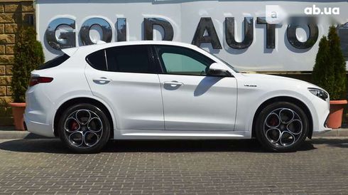 Alfa Romeo Stelvio 2021 - фото 21