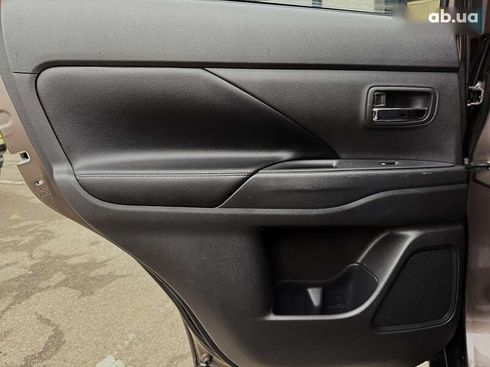 Mitsubishi Outlander 2015 - фото 29
