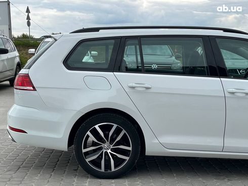 Volkswagen Golf 2020 белый - фото 4
