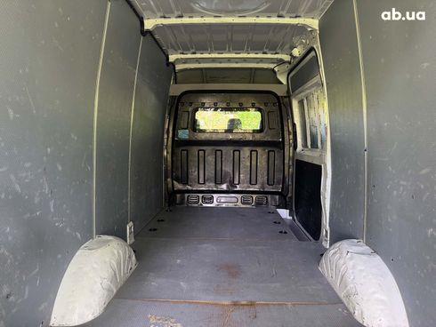Hyundai H 300 2016 белый - фото 24