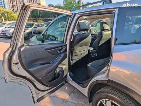Subaru Forester 2022 серый - фото 33