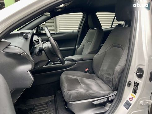 Lexus UX 2019 - фото 17