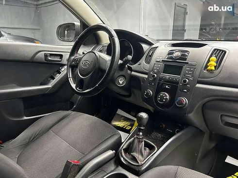 Kia Cerato 2011 - фото 8