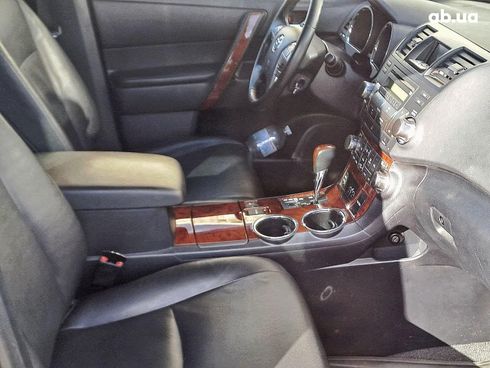 Toyota Highlander 2013 серый - фото 9